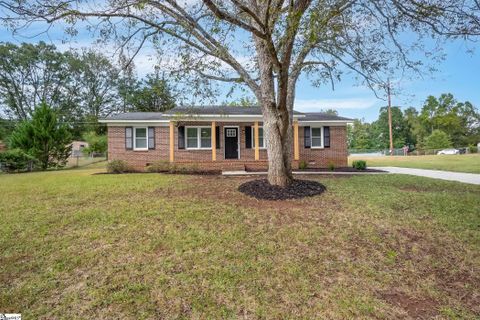111 S. King Drive sold home in Kings Court, Fountain Inn, SC