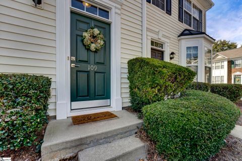 109 W Bumble Circle