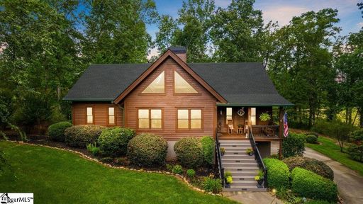 215 Lord Byron Lane