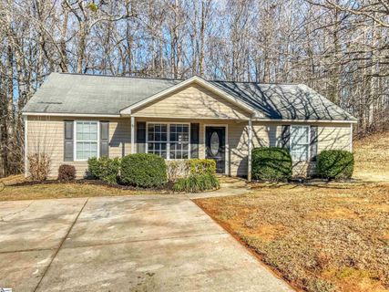 174 Falcon Ridge Drive sold home in Falcon Ridge, Boiling Springs, SC