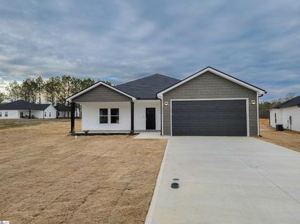 221 Essex Drive sold home in Hampton Woods, Clinton, SC