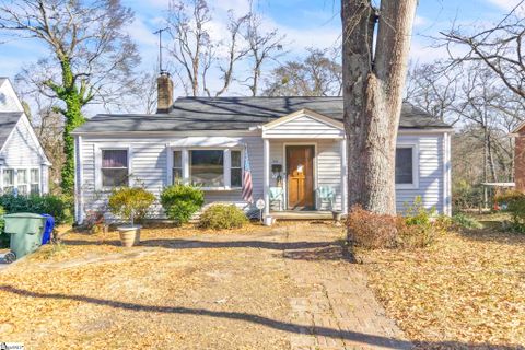 102 Hawthorne Lane