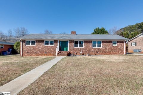 4 Camelback Road sold home in Canterbury Hills, Greenville, SC