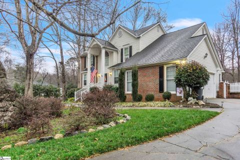6 Squirrel Hill Court