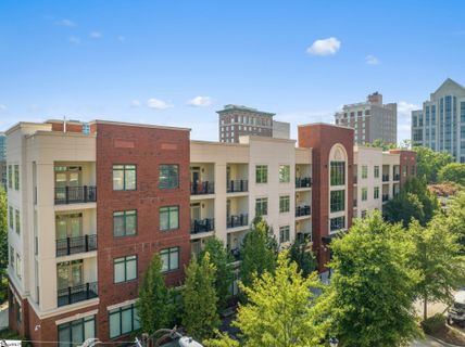 98 E Mcbee Avenue unit 209