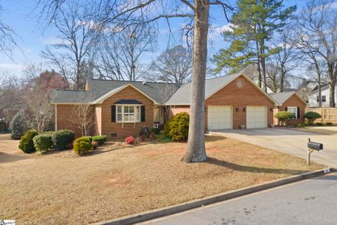 8 Fairoaks Drive sold home in Pelham Oaks, Greenville, SC