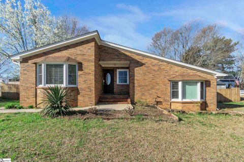9 Colony Road sold home in Points North, Travelers Rest, SC