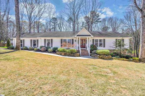105 Hollyberry Court
