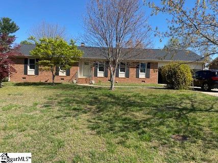 8 Coachman Drive sold home in Carriage Estates, Taylors, SC