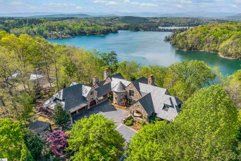 824 Top Ridge Drive