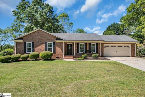 605 Hedgewood Terrace