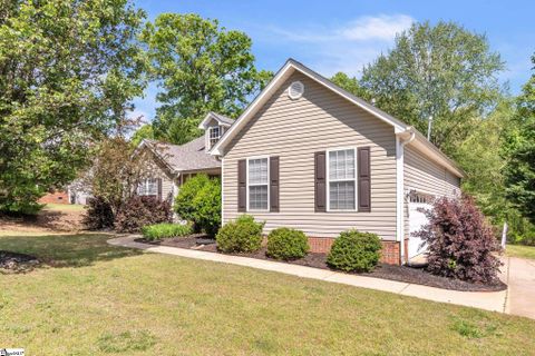 125 Skilton Drive sold home in Edgewood At Paris Mountain, Travelers Rest, SC