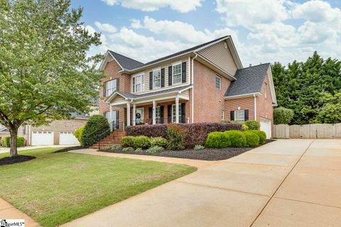112 Gladstone Way
