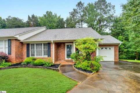 407 W Pointe Drive