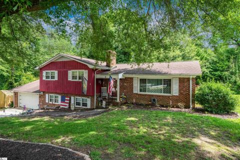 18 Vaille Drive sold home in Sheffield Forest, Taylors, SC