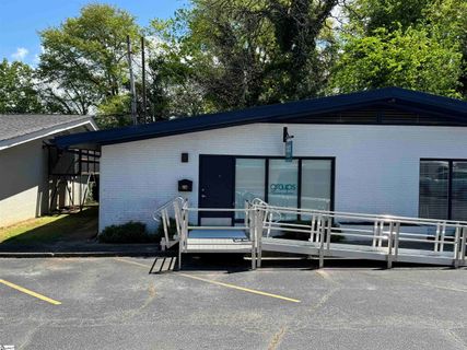 413 Vardry Street Unit 2A