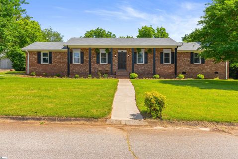 105 Carriage Lane sold home in Colonial Acres, Simpsonville, SC