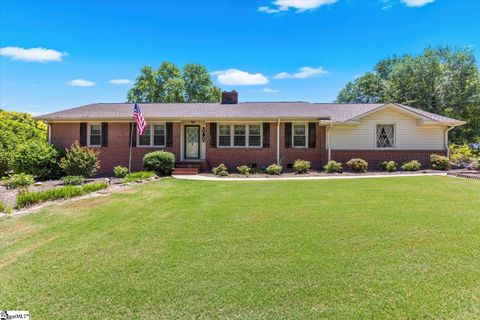 6 Great Glen Road