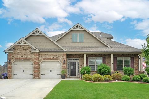 205 Foxhill Drive sold home in Kings Crossing, Simpsonville, SC