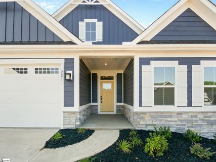 221 Hollythorpe Lane sold home in Landon Station, Fountain Inn, SC