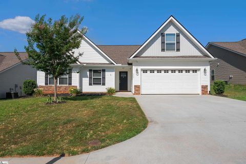303 Catterick Way sold home in Country Chase, Fountain Inn, SC