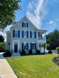 4 E Cleveland Bay Court
