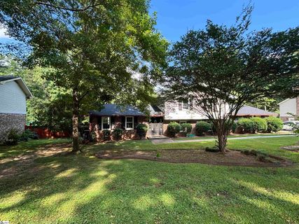 112 Meadowbrook Drive