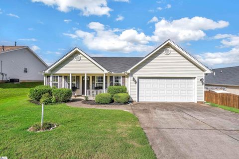 102 Sturgeon Bay Drive sold home in St. Mark'S Pointe, Taylors, SC