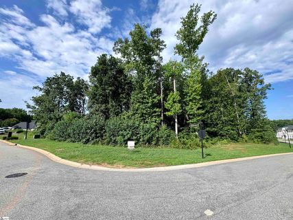 527 Adaliz Way sold home in Le Jardin, Greer, SC