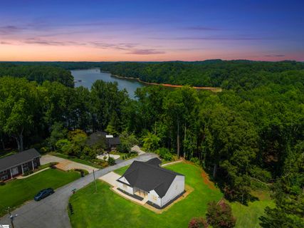 400 Lakewood Drive sold home in Lakewood, Anderson, SC
