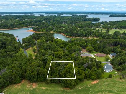 315 Lakefront Drive