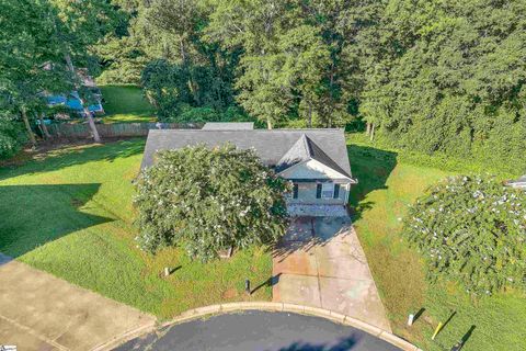 823 Gray Eagle Lane sold home in Falcon Ridge, Boiling Springs, SC