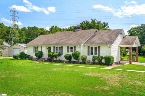 1392 Wilson Drive sold home in Country Heights, Laurens, SC