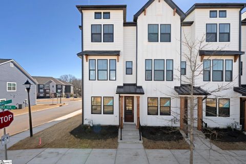 40 Renaissance Row Drive