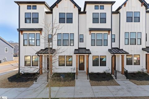 38 Renaissance Row Drive