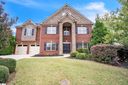 160 Creek Shoals Drive sold home in Simpsonville, SC