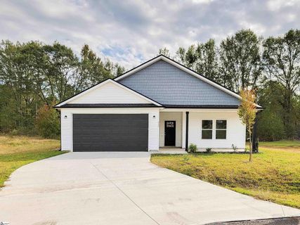 222 Essex Drive sold home in Hampton Woods, Clinton, SC