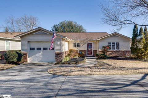 206 Lakeside Circle