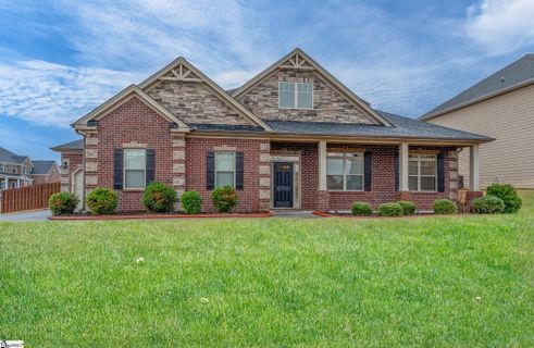 204 Foxhill Drive sold home in Kings Crossing, Simpsonville, SC