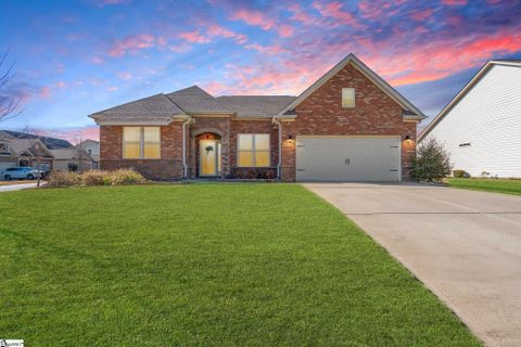 401 Woodland Oaks Court sold home in The Oaks At Fowler, Simpsonville, SC