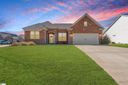 401 Woodland Oaks Court sold home in Simpsonville, SC