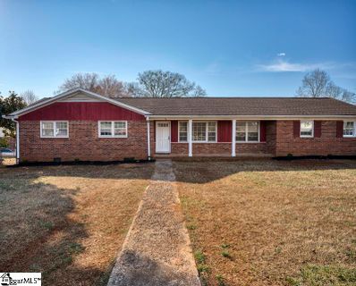 15 Mistletoe Drive sold home in Mountain Shadow, Greenville, SC