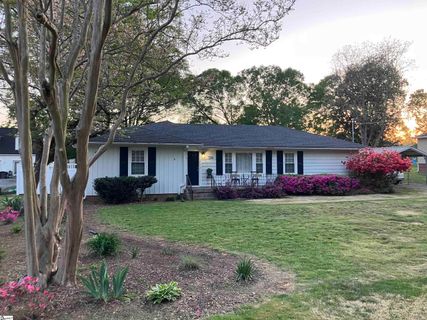 304 Elizabeth Drive sold home in Cherokee Forest, Greenville, SC