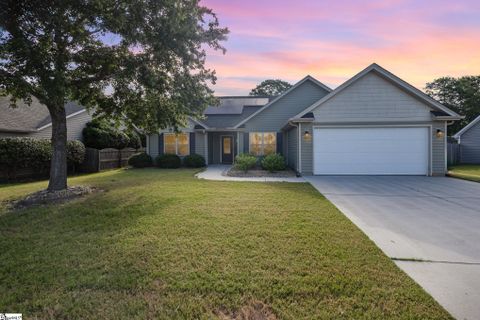 105 Queensland Court sold home in Country Chase, Fountain Inn, SC
