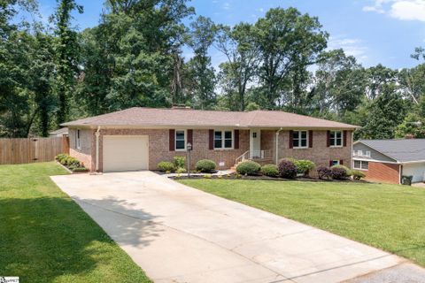 8 Ravensworth Road sold home in Brook Glenn Gardens, Taylors, SC