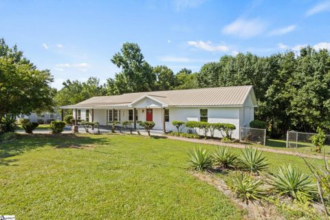 223 Speedway Drive sold home in Kings Court, Fountain Inn, SC