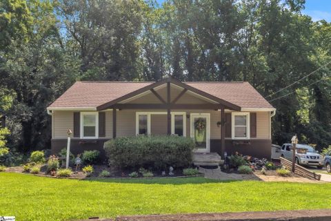 12 Sutton Drive sold home in Mayfair Estates, Taylors, SC