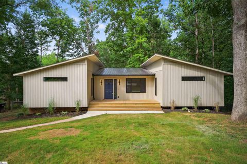 8 Chuckwood Court