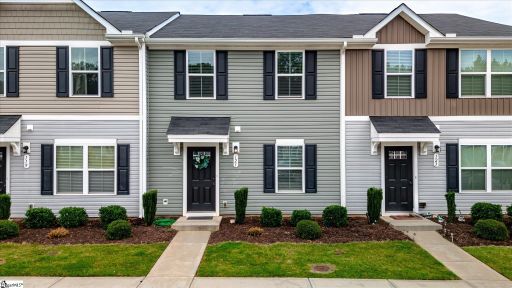 121 Fernside Court