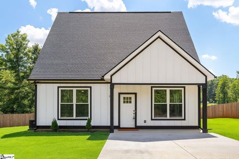 202 Apple Orchard Drive sold home in Englewood Estates, Greenville, SC